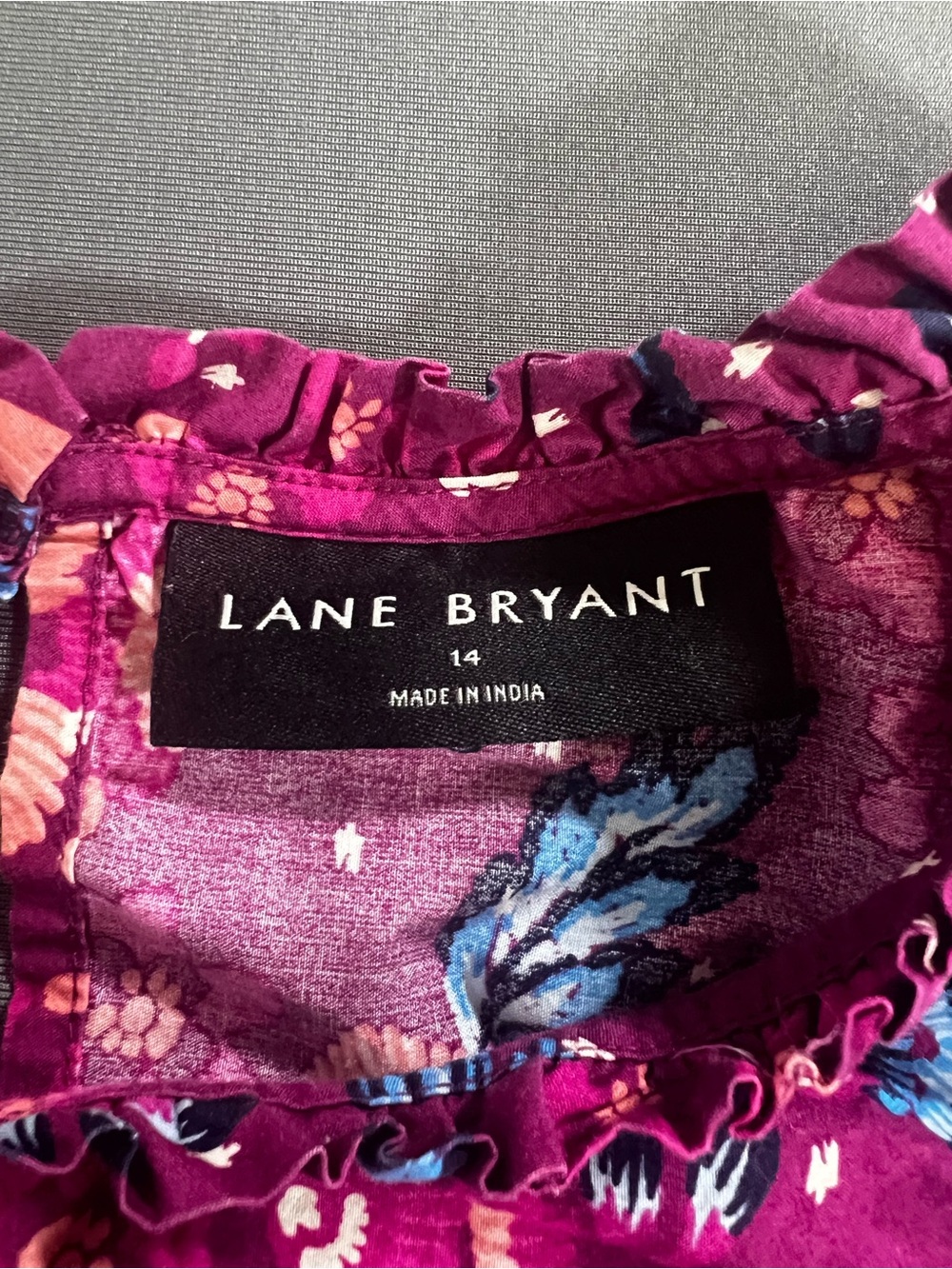 Lane Bryant Magenta Floral Short Sleeve Blouse - Picture 3 of 9